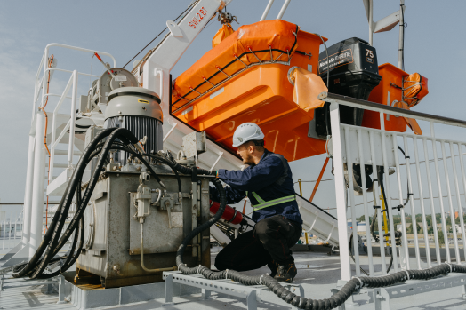 Lifeboats & davits inspection - Garant Group