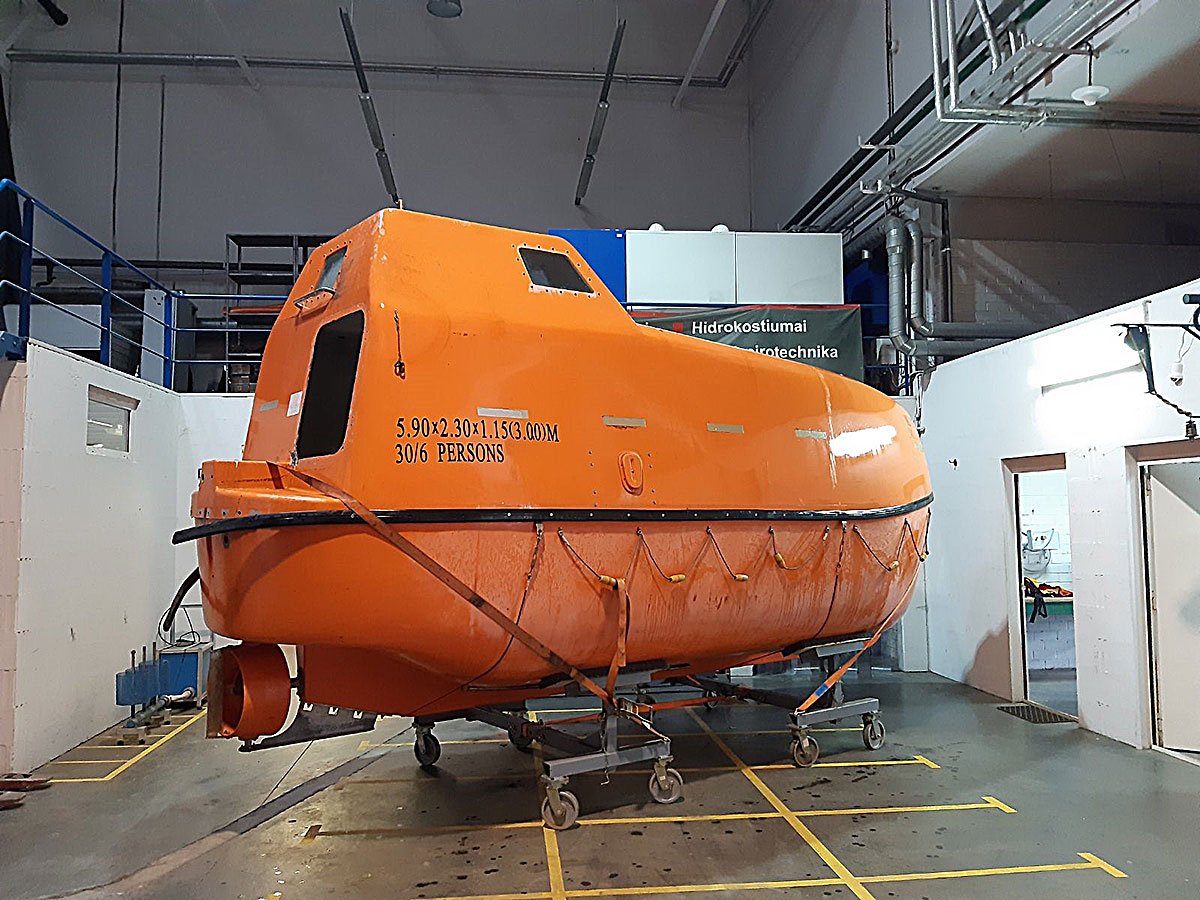 Lifeboats & davits repair